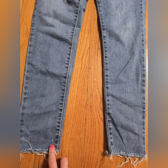 Jessica Simpson Kiss Me Super Skinny jeans, size 28w by 27.5L - Picture 3 of 15